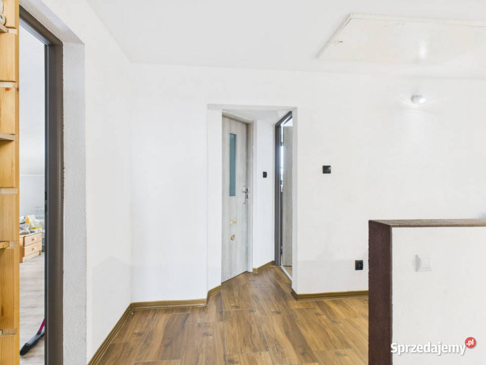 Sprzedaż domu wolnostojącego Rumia 1328m2 utwardzona