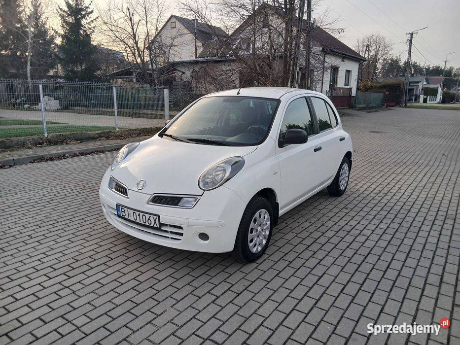Nissan Micra 2009 biały biały Micra Ciechanowiec