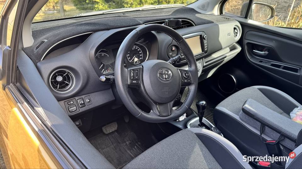 Toyota Yaris Hybrid Y20 Gold Edition Warszawa