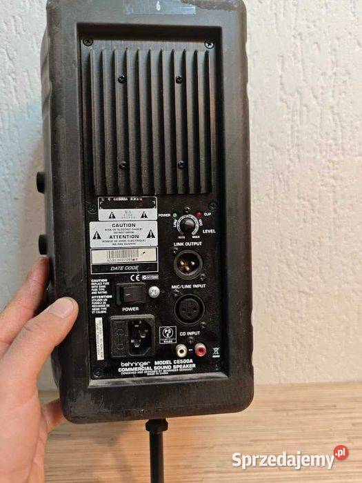 Behringer CE500D aktywna kolumna 100W do lokalu