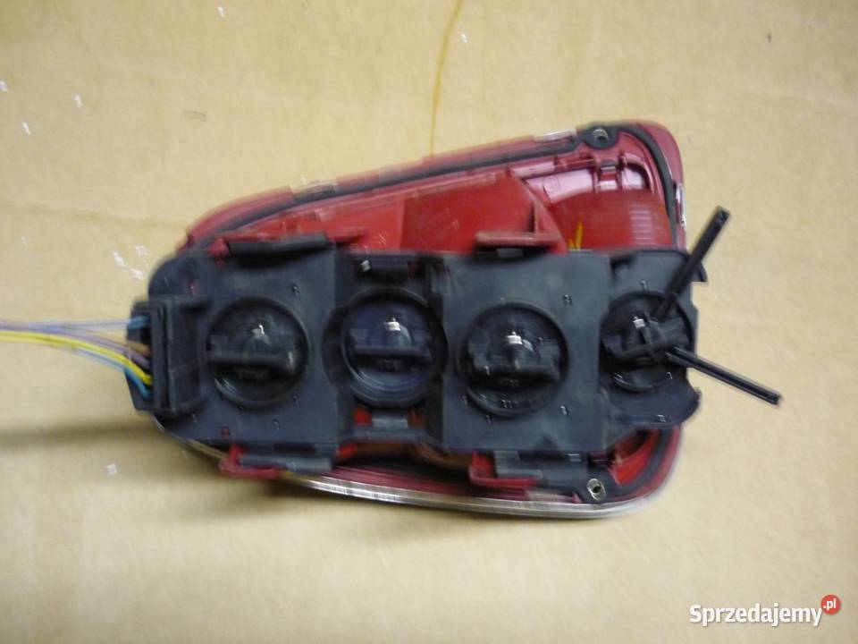 MINI COOPER R56 LAMPA TYŁ PRAWA osobowe Światła stop Zbierkowo