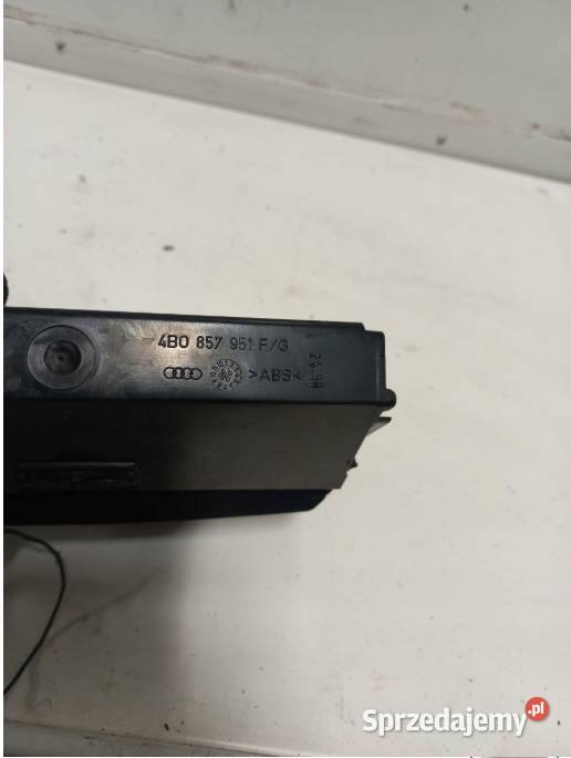 POPIELNICZKA AUDI A6 C5 4B0857951F 4B0857951G Rok produkcji 2004 Chełm