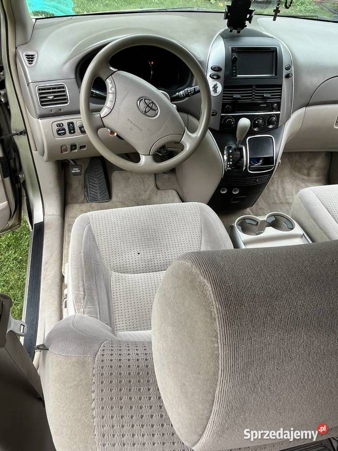 sprzedam TOYOTA SIENNA 2006 samochód używany automatyczna Warszawa