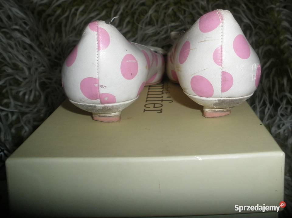 Buty damskie szpilki na małym obcasie białe w