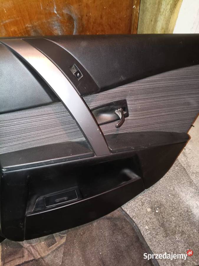 Tapicerka drzwi BMW e61