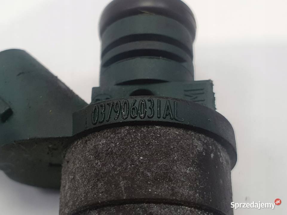 WTRYSKIWACZ VW Golf IV 16 8V wtrysk 037906031AL Chełm