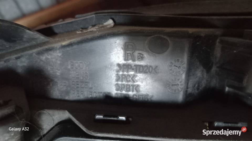Lampy ford focus mk1 polift Lampy przednie Kawęczyn Sędziszowski sprzedam