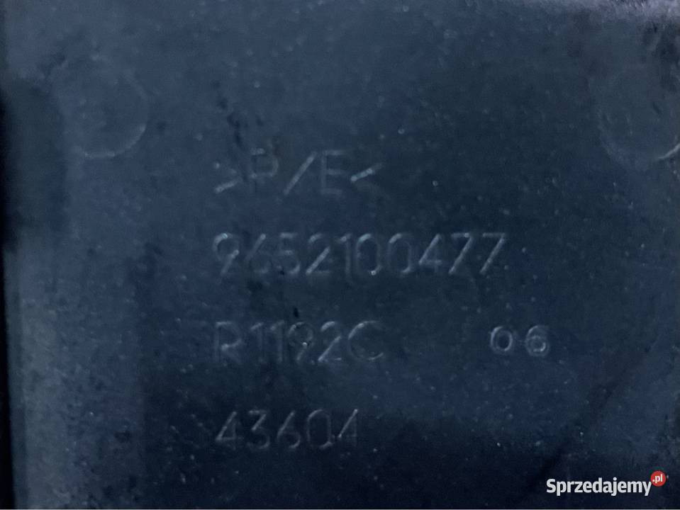 9652100477 zaślepka zderzaka tył citroen c5 II 2 osobowe