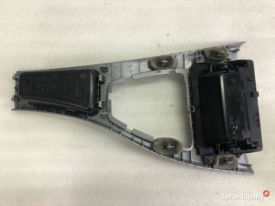 LISTWA RAMKA TUNELU ŚRODKOWEGO 7118034 BMW E90 Osłony i zaślepki
