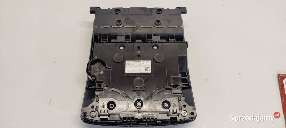 MERCEDES W247 LAMPKA PODSUFITKI A0009001639 osobowe Oświetlenie kabiny sprzedam