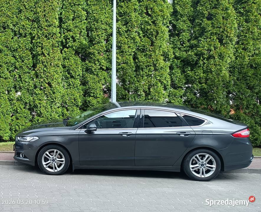 Sprzedam ford mondeo MK5 160 2015 r benzyna Mondeo