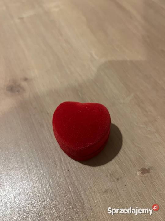 Nowy Romantyczny pierścionek Ala zaręczynowy Gdańsk