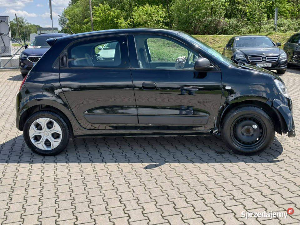 Renault Twingo 10 benzyna 75 niski przebieg Rok produkcji 2020 Kęty