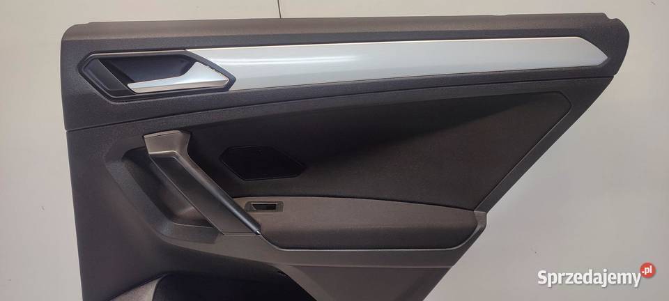 VW TIGUAN II BOCZEK PRAWY TYŁ 5NA867212K sprzedam