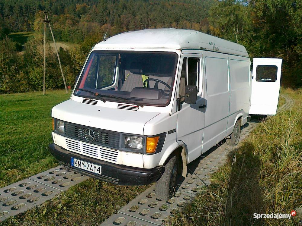 MERCEDESBENZ 207D z GLOBEM Bogdanówka