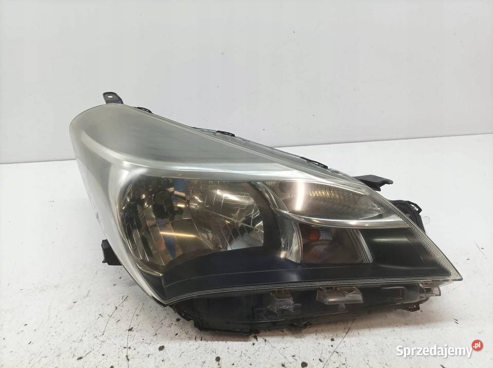 LAMPA PRZÓD PRAWA LIFT FL Toyota Yaris III 2011 sprzedam