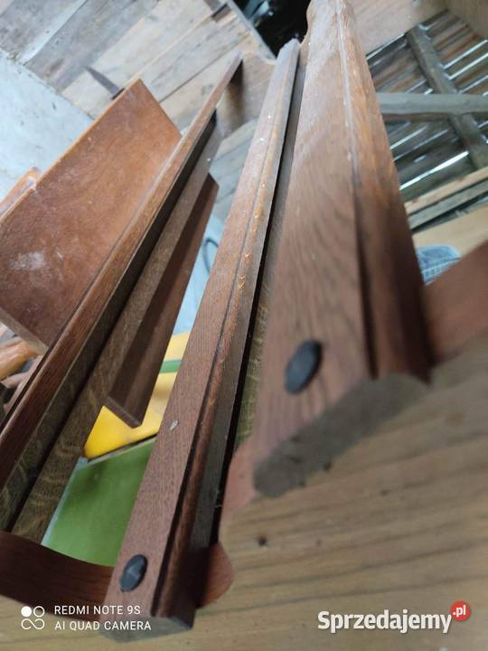 Półka na ścianę na czapki pełna deska Iłża