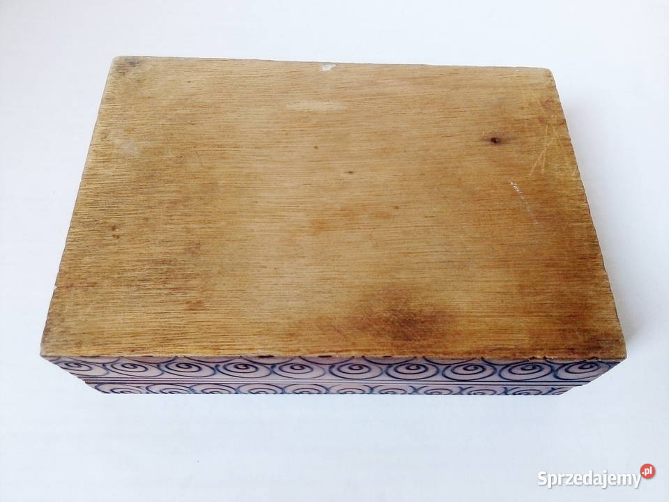 drewniana szkatułka vintage PRL
