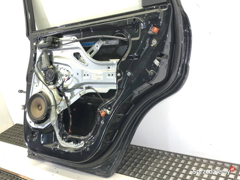 DRZWI LEWY TYŁ KIA SPORTAGE II SUV