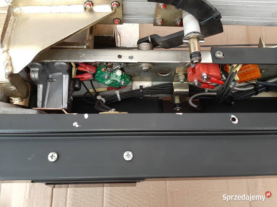 Mechanizm otwieraniazamykania drzwi pomorskie Żukowo