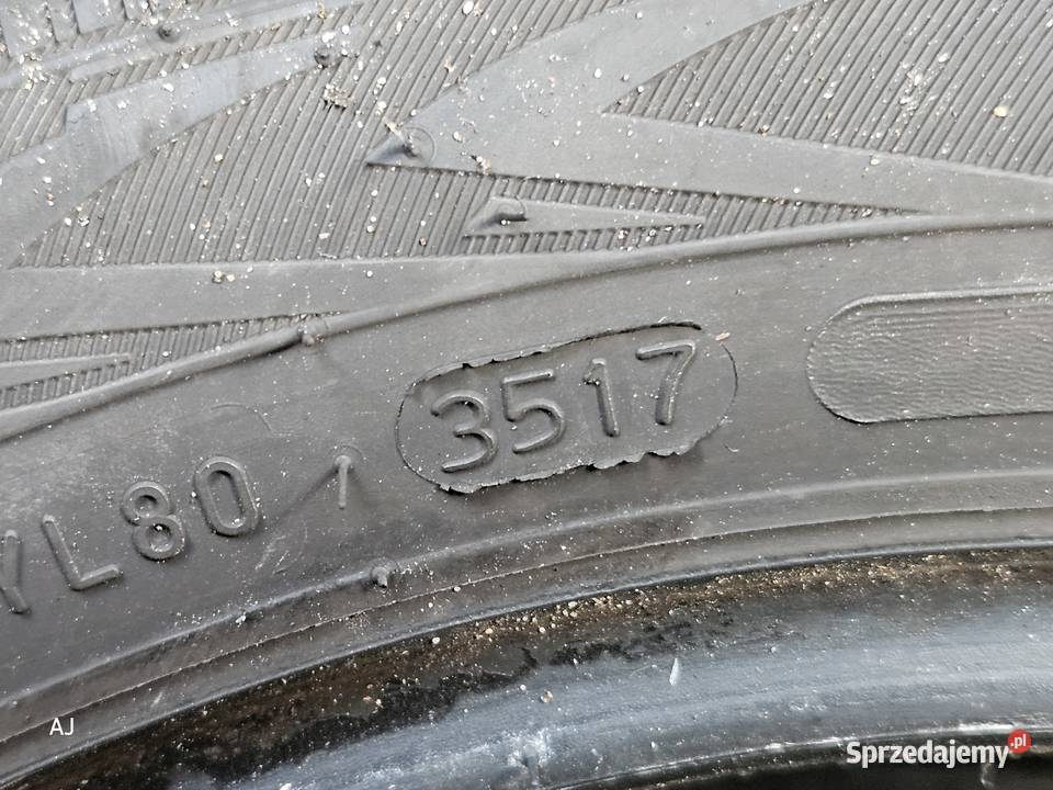 Nokian opony zimowe 16560 R15 komplet używane Celestynów