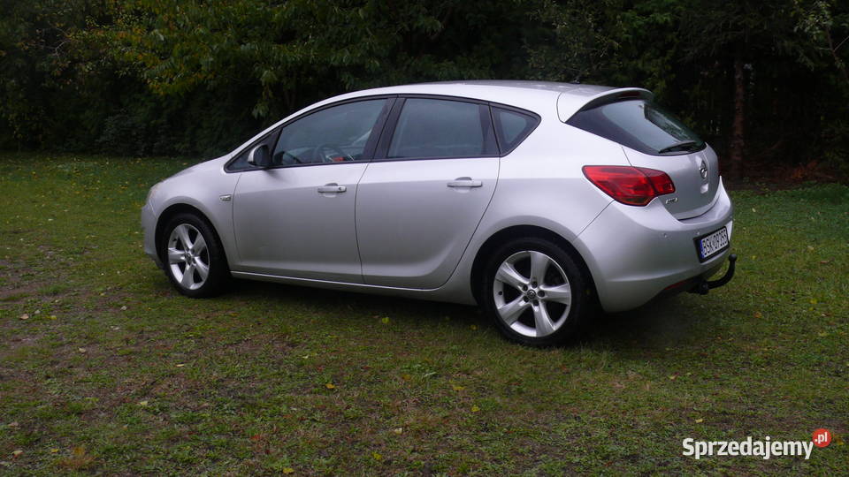 Opel Astra J 2010r16 benzyna sprowadzony aluminiowe felgi