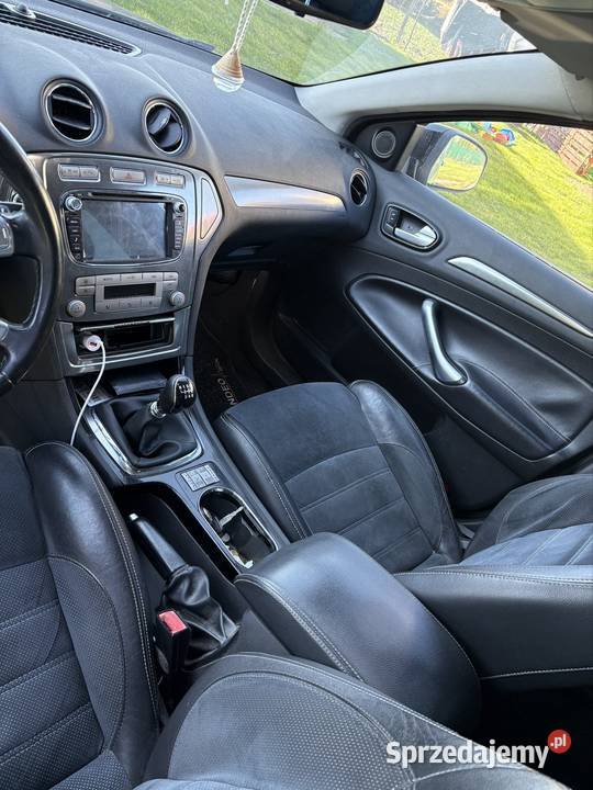 Fajny rodzinny Ford Mondeo nieuszkodzony Gołębiew Stary