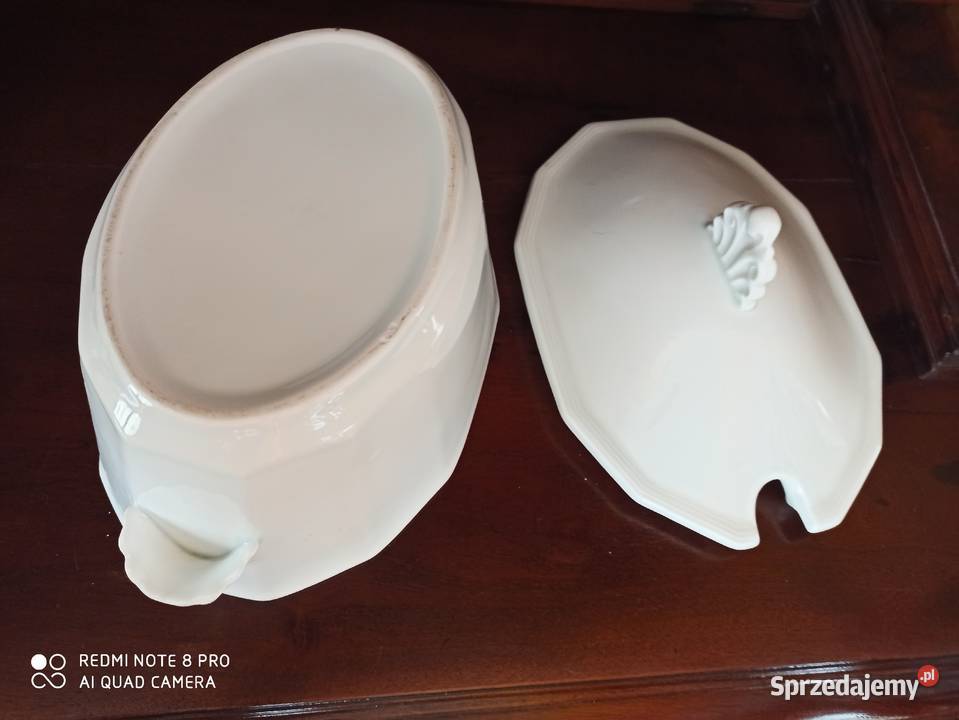 Przepiękna pełna elegancji duża waza