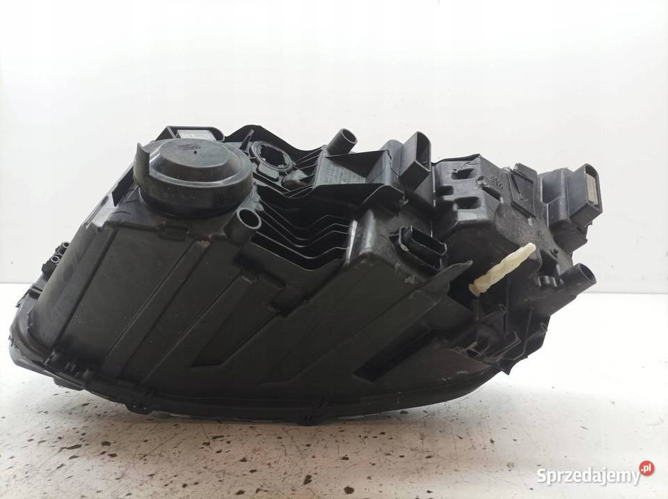 LAMPA PRZÓD PRAWA LED EU USZKODZONA 260107725R