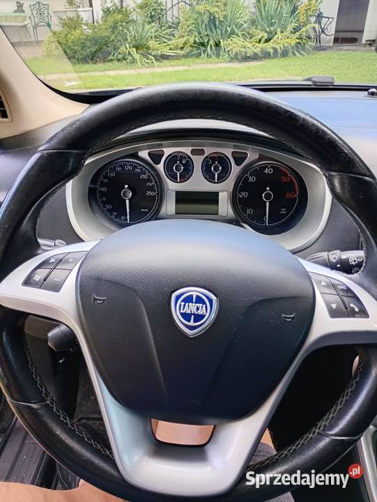 Lancia Delta 19 JTD podgrzewane fotele Warzenko