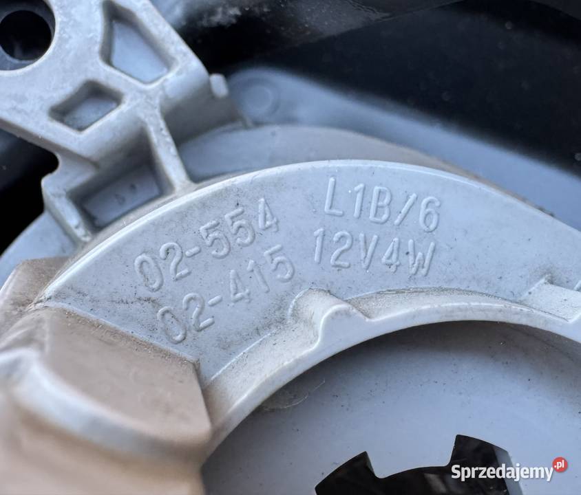 Kratka zderzaka przód prawa halogen Toyota rav4 Międzychód