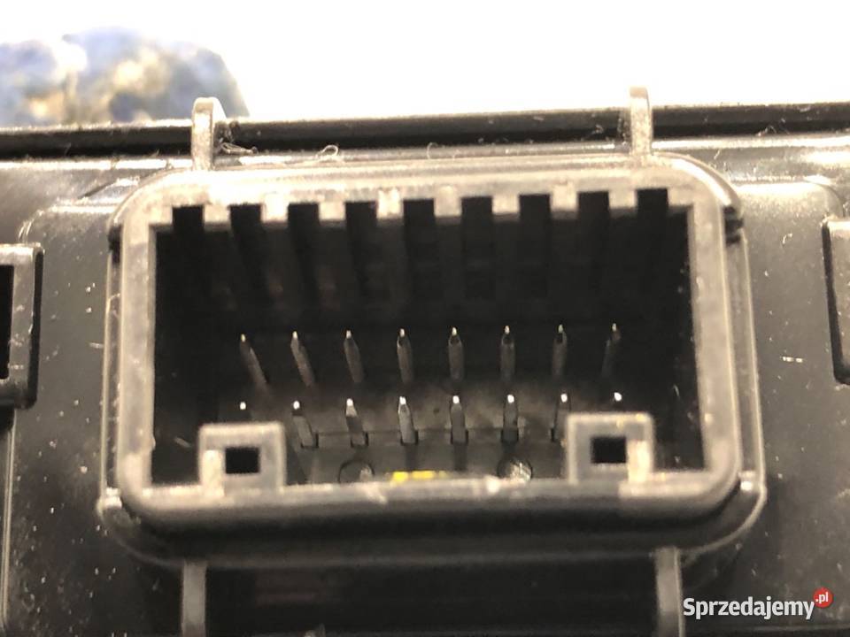 PRZEŁĄCZNIK REGULACJI LUSTEREK KIA SPORTAGE IV