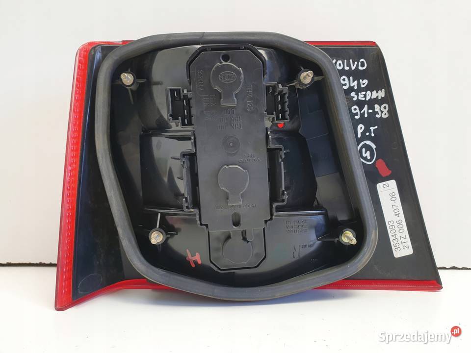 LAMPA PRAWA Volvo 940 960 TYLNA W KLAPĘ prawy Chełm