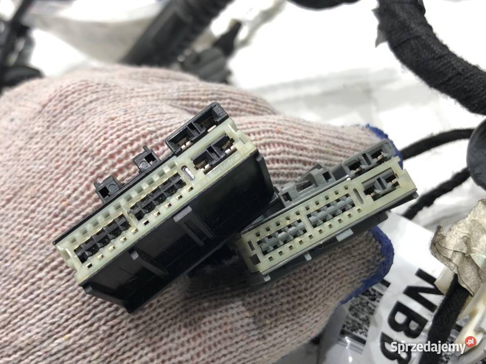 WIĄZKA KLAPY FORD ESCAPE IV MX6T14B562 20 250 osobowe sprzedam