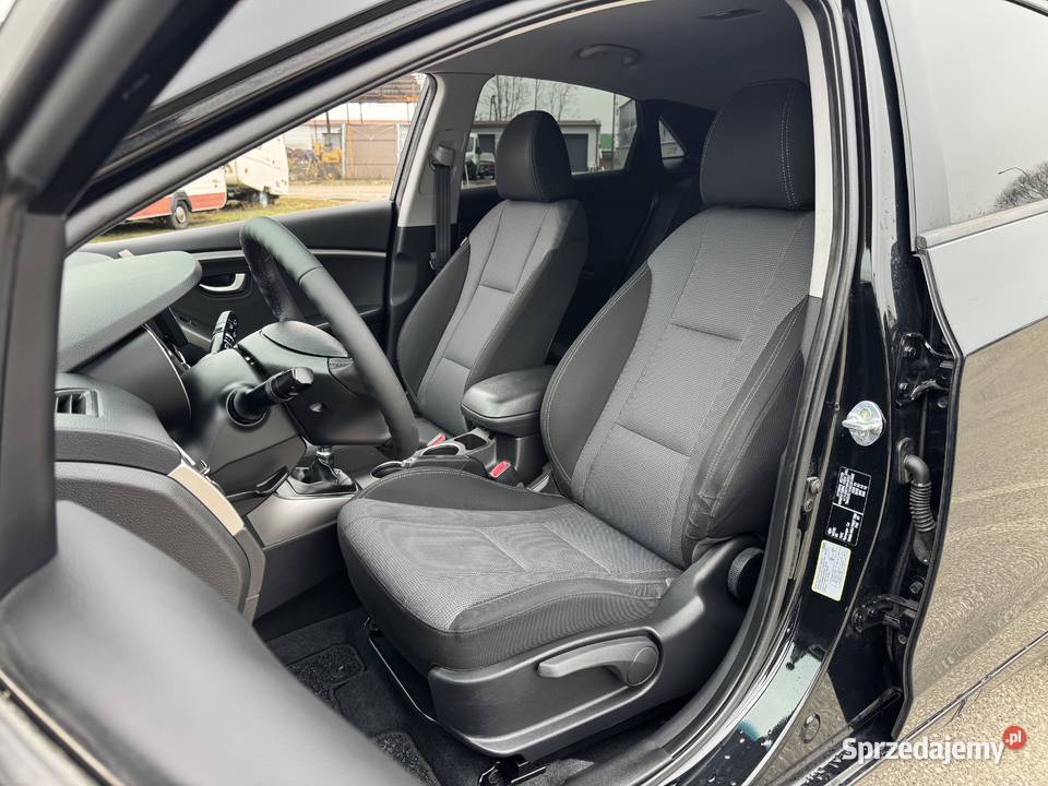 Hyundai i30 14 BENZYNA Klimatronik Nawigacja welurowa tapicerka