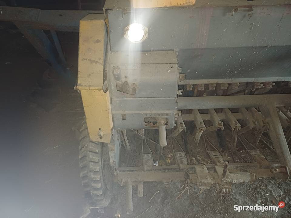 Siewnik poznaniak 27m nieuszkodzony Burzenin sprzedam