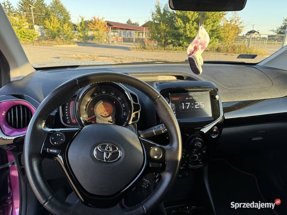 Wyjątkowa Toyota Aygo Magenta salon Polska MP3 Warszawa sprzedam