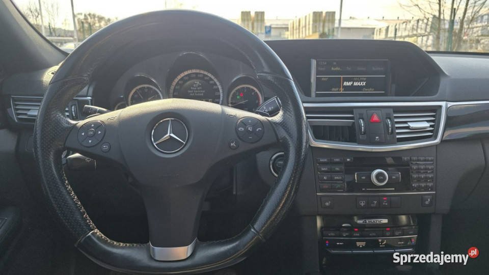 Mercedes E 350 Avangarde czarny sufit 4matic Lębork