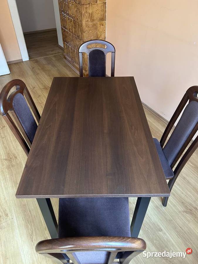 Stół drewniany do jadalnisalonu
