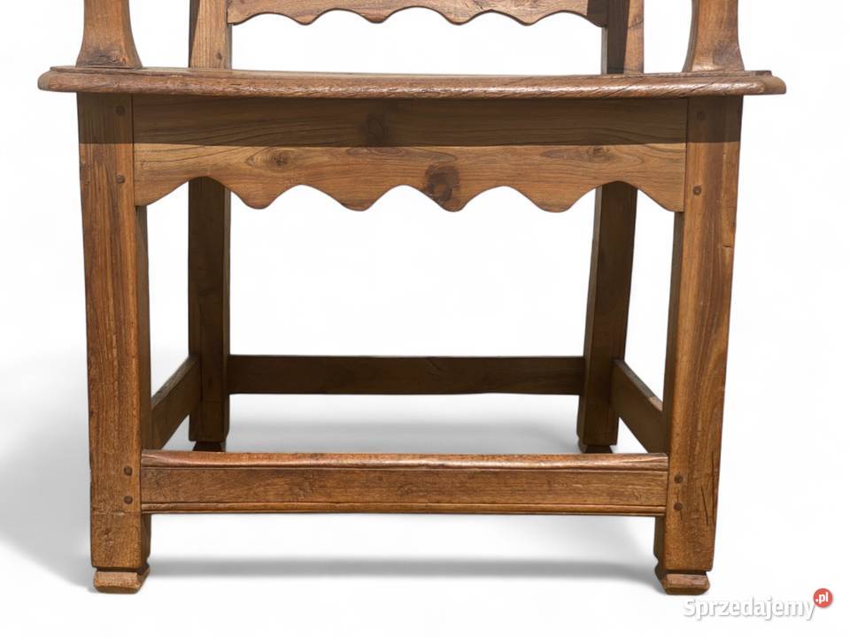 Oryginalny stary drewniany fotel tron w Gryfice