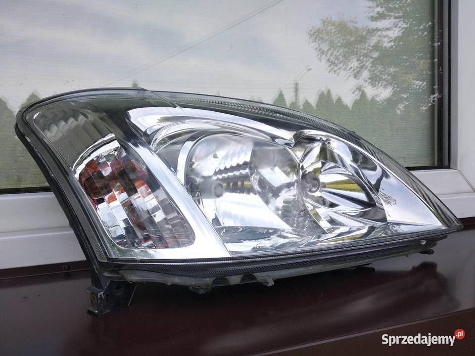 Toyota Corolla E12 lampa przednia prawa Sieradz