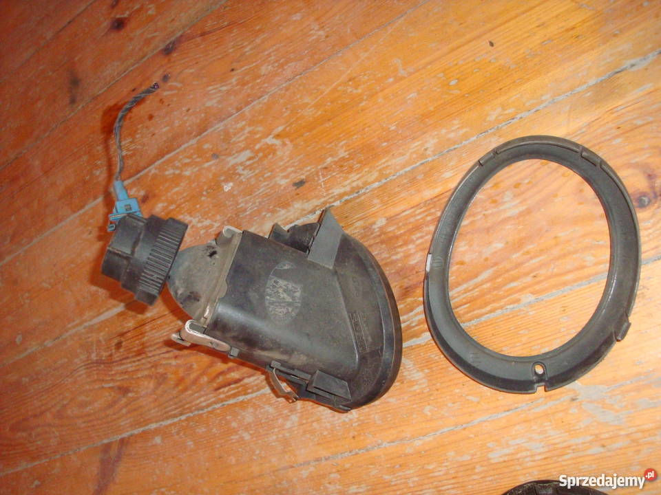 Ford Mondeo MK2 1.6 96r lampa przeciwmgielna halogen