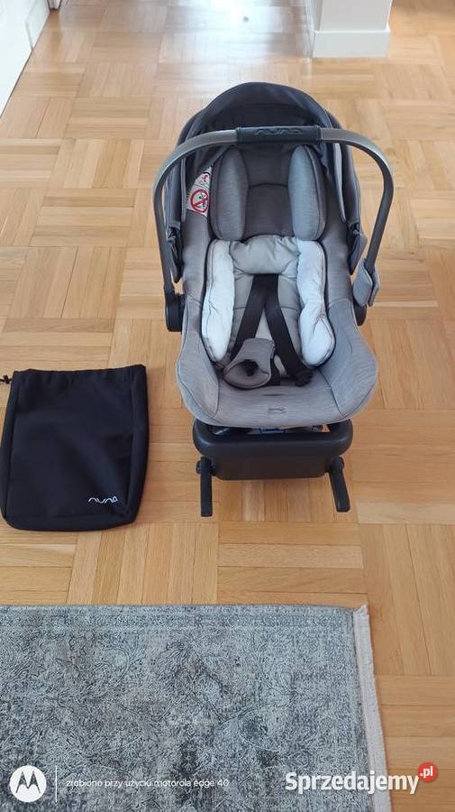 Fotelik samochodowy Nuna z bazą mazowieckie Ciechanów