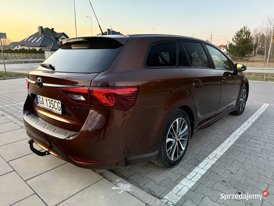 Toyota Avensis 18 benzyna manual serwisowany podgrzewane fotele Radzymin