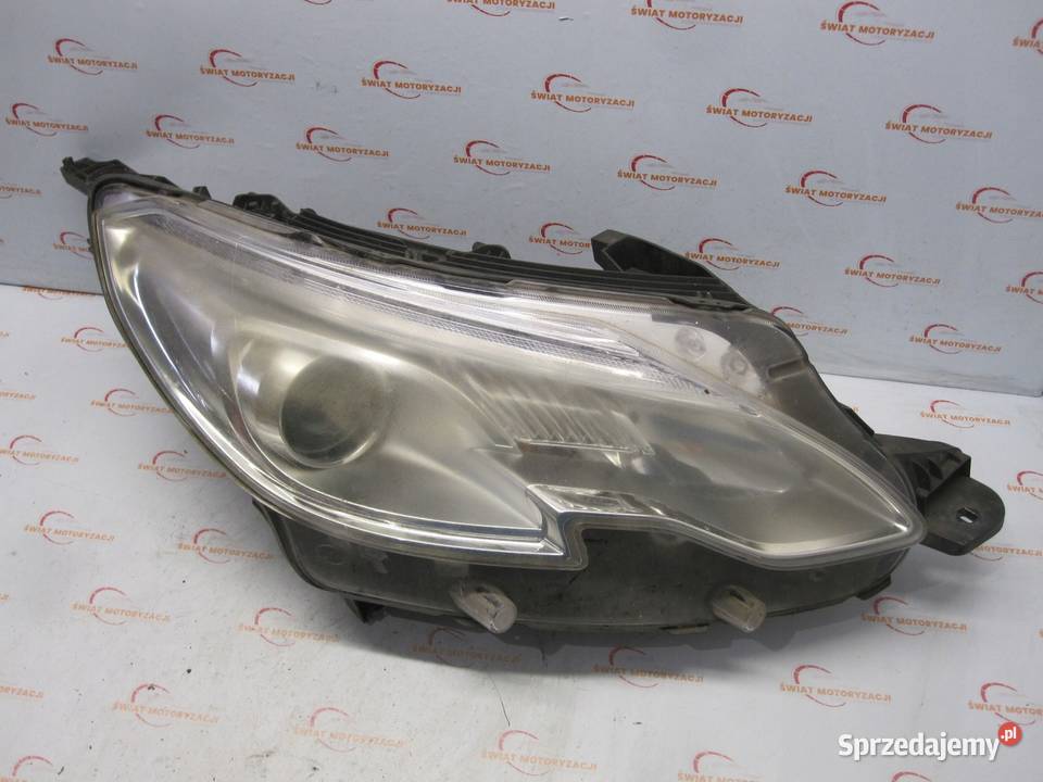PEUGEOT 2008 I 13r lampa prawa przód 9677810080 osobowe Lampy przednie Kielce