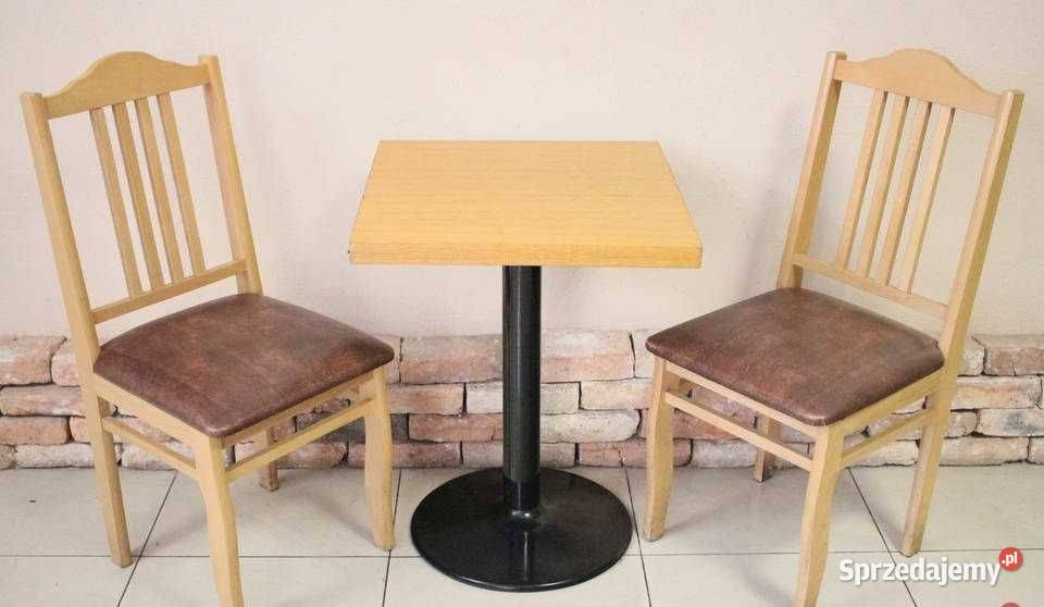 Masywne drewniane krzesła idealne do jadalni