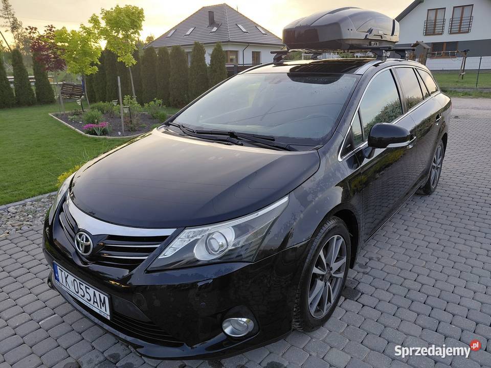 Toyota Avensis w stanie i wyposażeniu Nowiny