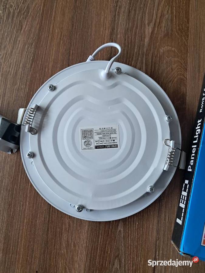 nowy panel LED 12W średnica zew 17 wew 15 mam