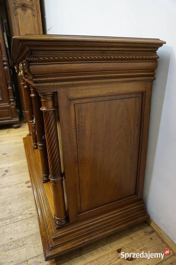 BOGATO RZEŹBIONA KOMODA TRZYDRZWIOWA ORZECH Niemcza