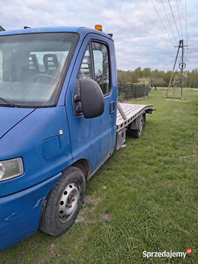 Sprzedam auto lawetę Peugeot Boxer manualna Samochody ciężarowe lubelskie Ludwin